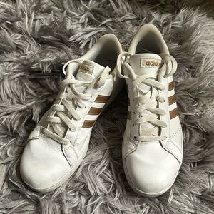 White Adidas Superstar Tennis Shoes